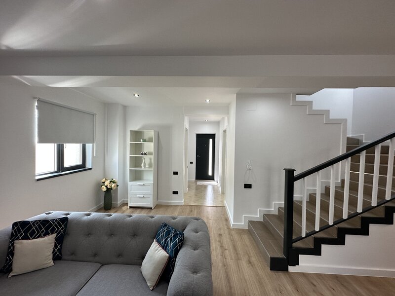 Tunari,  1 Decembrie, Complex Paris Residence