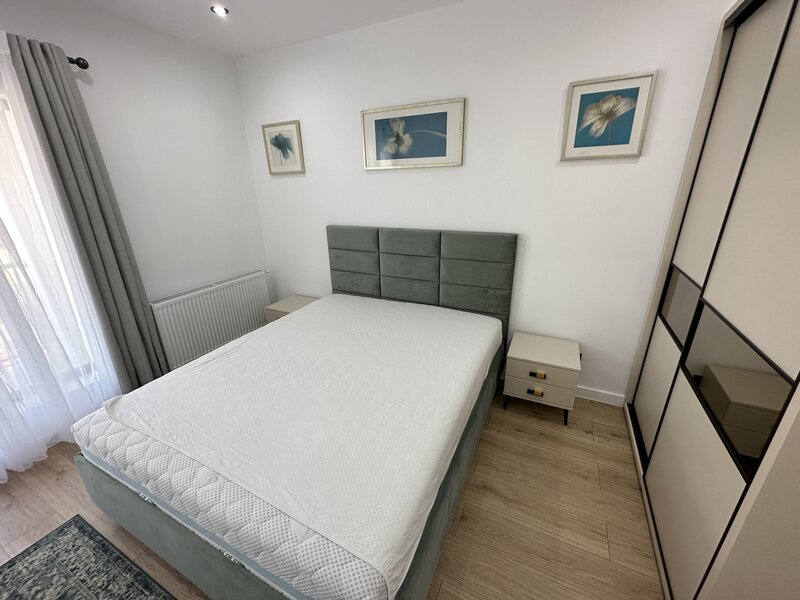 Tunari,  1 Decembrie, Complex Paris Residence