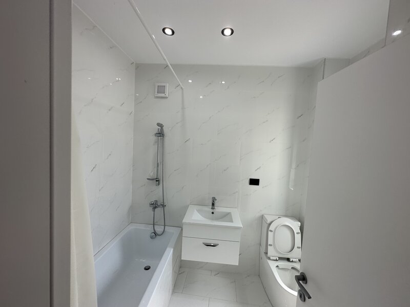 Tunari,  1 Decembrie, Complex Paris Residence